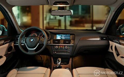 BMW X3 – interiér, zdroj: bmw.cz