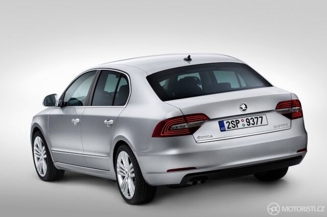 Záď Škody Superb zůstává luxusní. Foto: media.skoda-auto.com