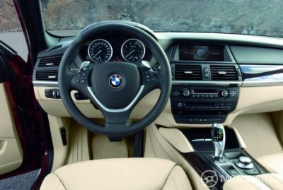 Luxusní interiér vozu BMW X6