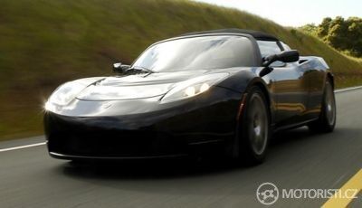 Pěkný vůz Tesla Roadster