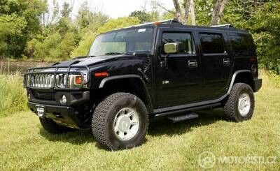 Mohutný Hummer H2