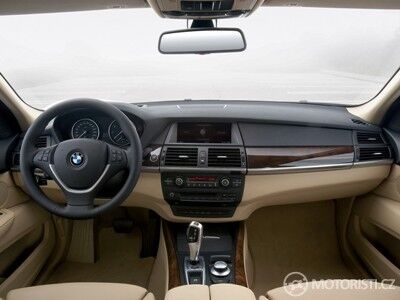 Luxusní náhled do interiéru BMW X5