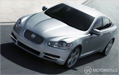 Nový a elegatně dravý Jaguar XF