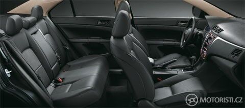 Suzuki Kizashi – interiér, zdroj: suzuki.cz