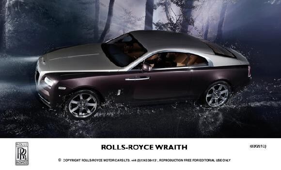 Vůz je sice extrémně silný, nicméně není to na úkor luxusu. Foto: Rolls-Royce Motor Cars