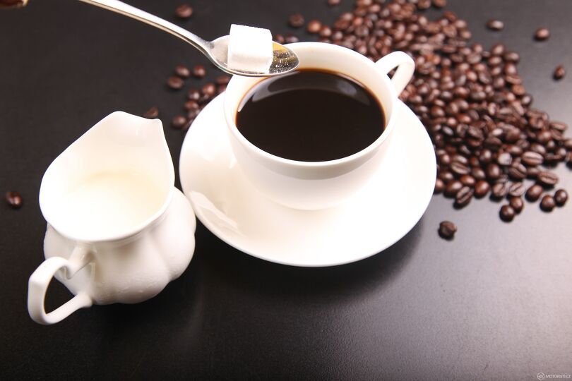 Pití litrů kávy není řešením. Po odeznění jejích účinků bude váš organismus ještě unavenější. Foto: pixabay.com